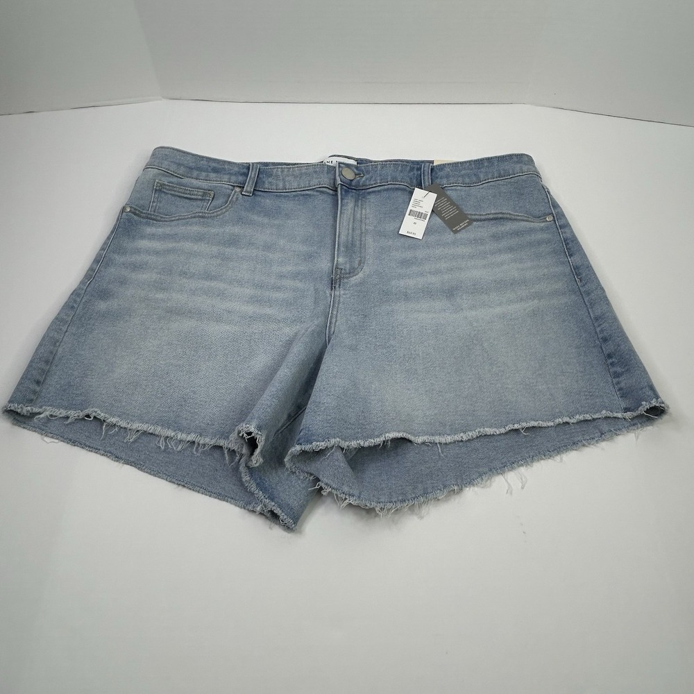 Lane Bryant Girlfriend Jean Shorts Womens 22 22S Light Wash Denim Frayed Midrise